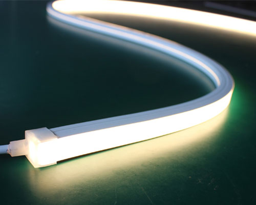 Produit de qualité supérieure : bande lumineuse flexible au néon LED par extrusion.