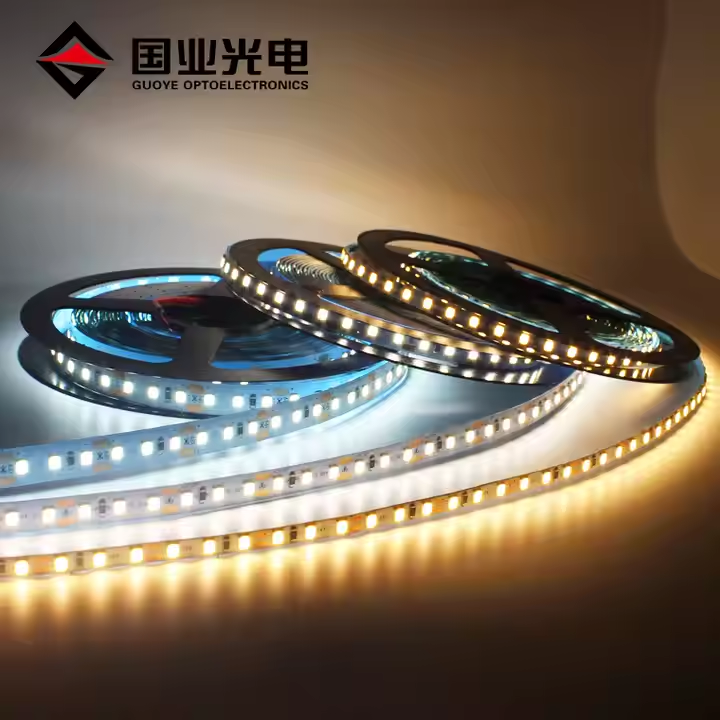 Quelle est la différence entre les bandes lumineuses 24 V et 12V?